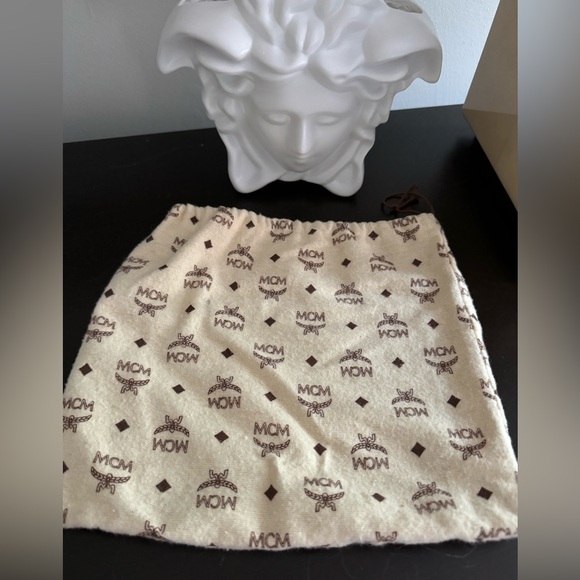 MCM RARE VINTAGE MCM MINI TOTE AND CROSSBODY BAG. PRISTINE CONDITION. - Picture 4 of 15